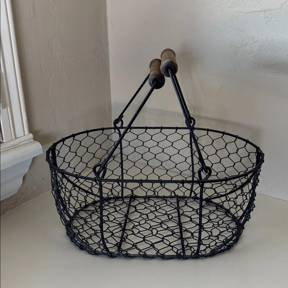 Rustic Wire Basket - Picture 4 of 8
